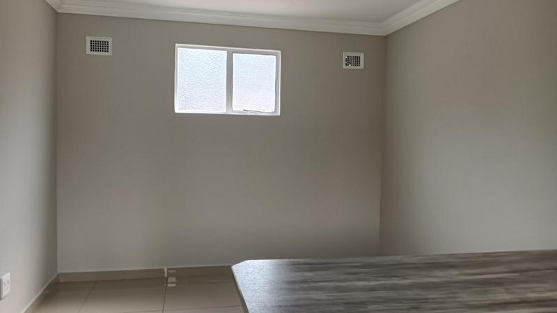 To Let 1 Bedroom Property for Rent in Fields Hill KwaZulu-Natal