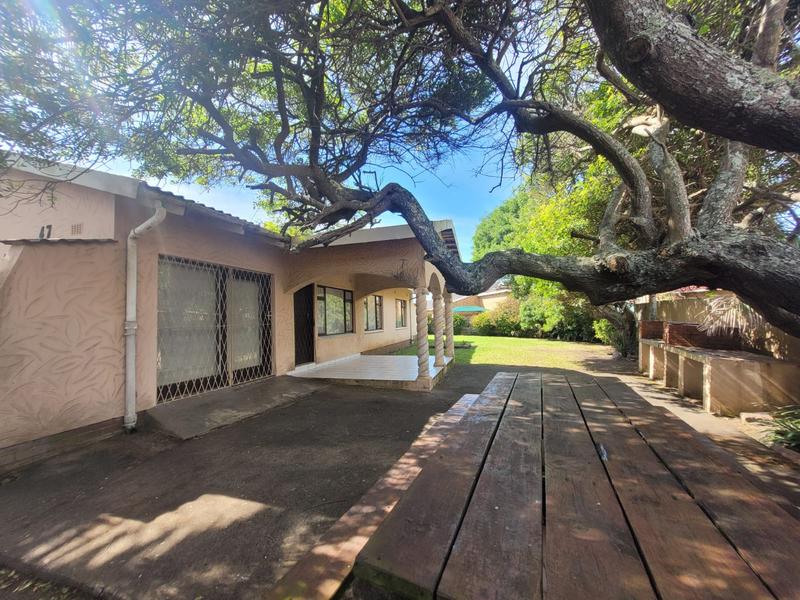 To Let 4 Bedroom Property for Rent in Uvongo Beach KwaZulu-Natal