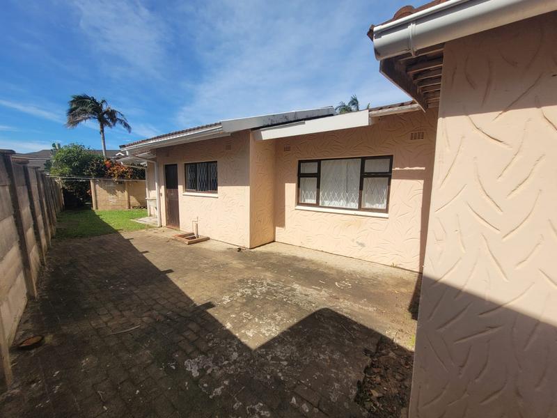 To Let 4 Bedroom Property for Rent in Uvongo Beach KwaZulu-Natal