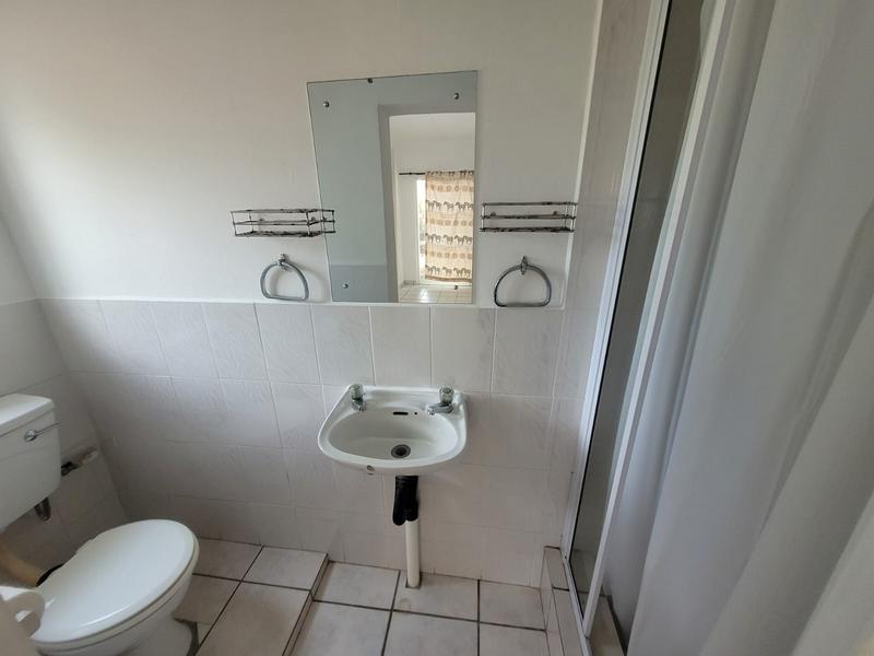 To Let 4 Bedroom Property for Rent in Uvongo Beach KwaZulu-Natal