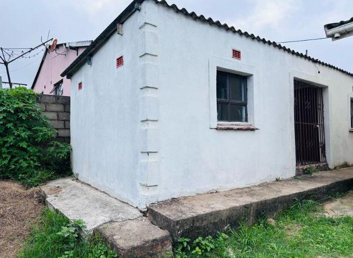 4 Bedroom Property for Sale in Umlazi KwaZulu-Natal