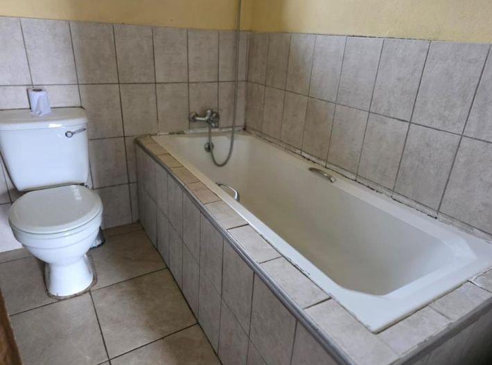 4 Bedroom Property for Sale in Umlazi KwaZulu-Natal