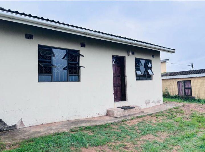 4 Bedroom Property for Sale in Umlazi KwaZulu-Natal