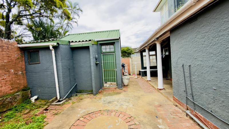 5 Bedroom Property for Sale in Umbilo KwaZulu-Natal
