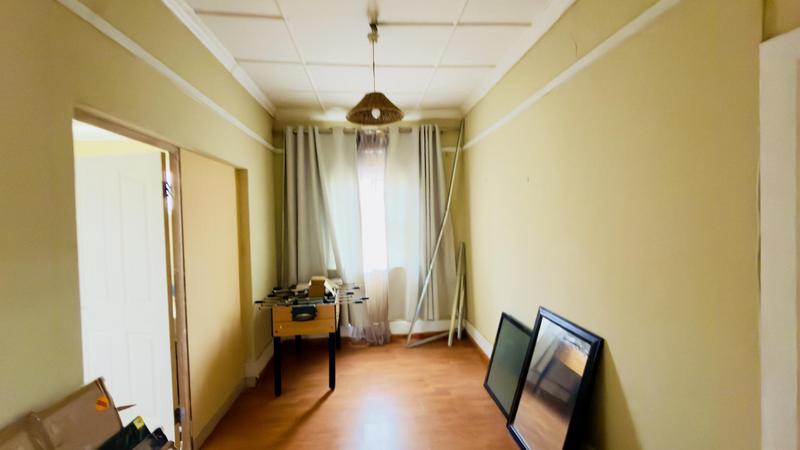 5 Bedroom Property for Sale in Umbilo KwaZulu-Natal