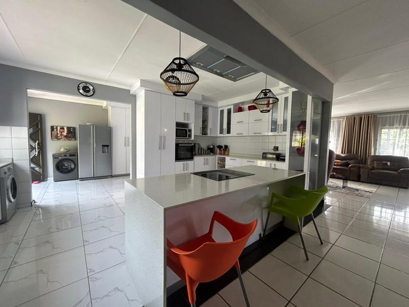 4 Bedroom Property for Sale in Hibberdene KwaZulu-Natal