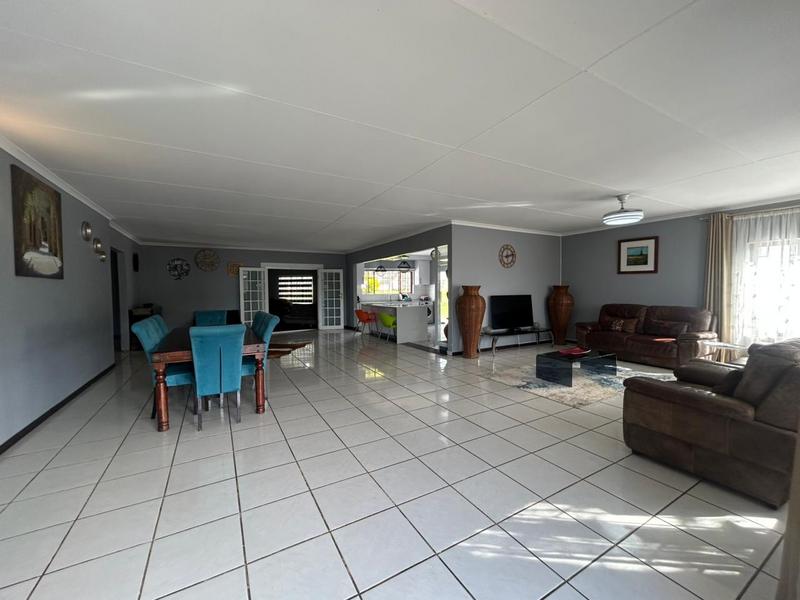 4 Bedroom Property for Sale in Hibberdene KwaZulu-Natal