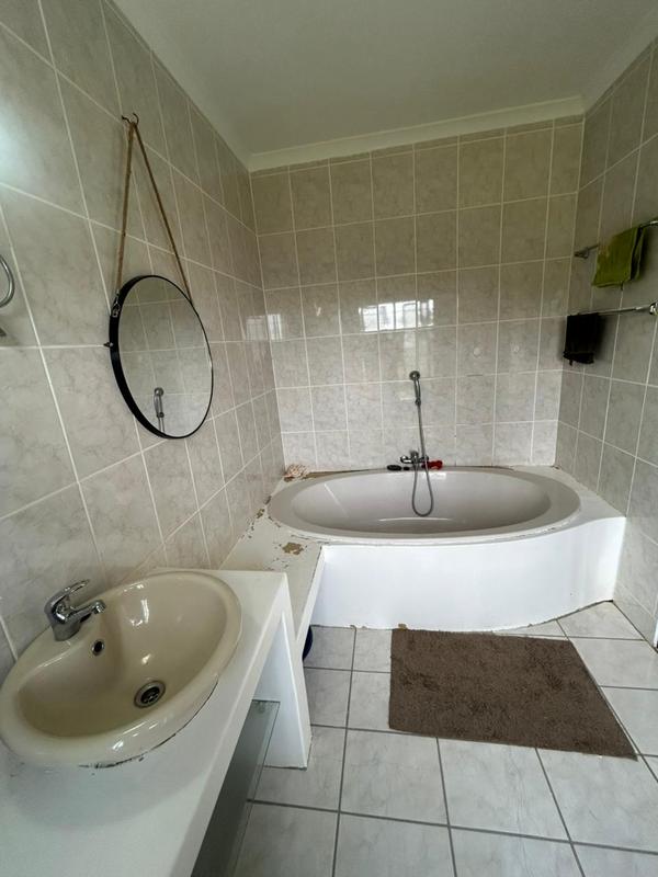 4 Bedroom Property for Sale in Hibberdene KwaZulu-Natal
