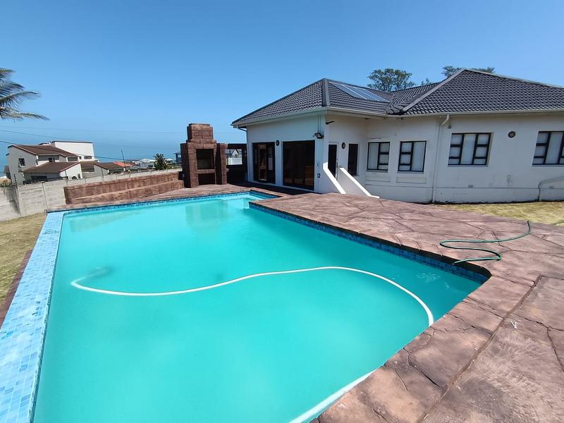 5 Bedroom Property for Sale in Glenmore Beach KwaZulu-Natal