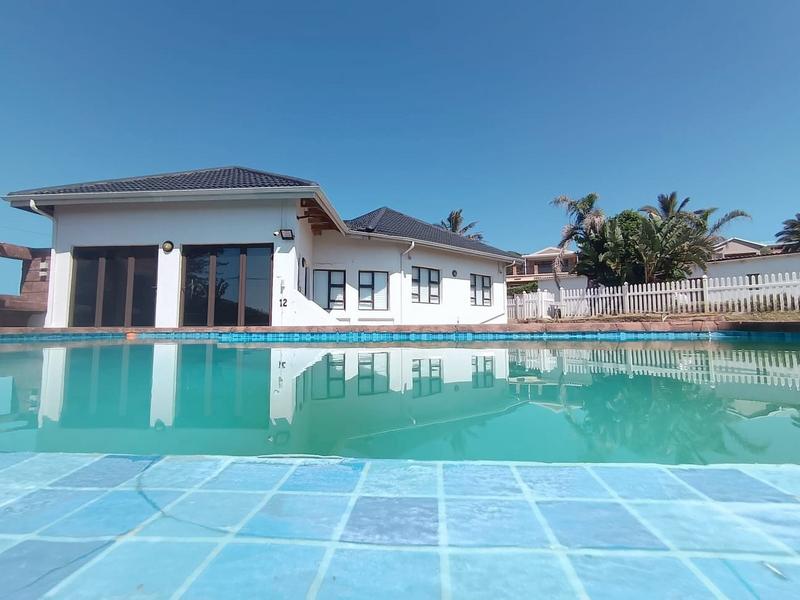 5 Bedroom Property for Sale in Glenmore Beach KwaZulu-Natal