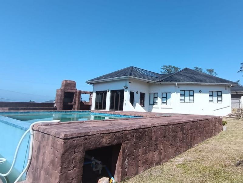 5 Bedroom Property for Sale in Glenmore Beach KwaZulu-Natal