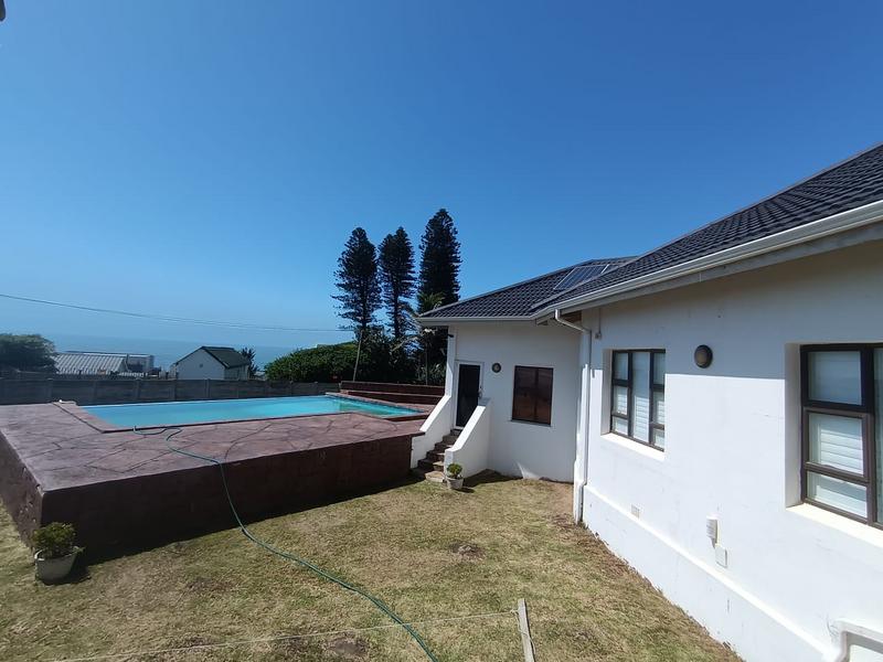 5 Bedroom Property for Sale in Glenmore Beach KwaZulu-Natal