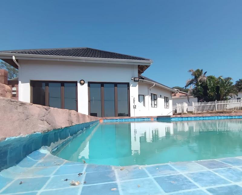 5 Bedroom Property for Sale in Glenmore Beach KwaZulu-Natal