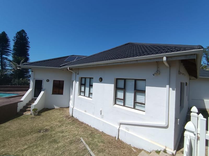5 Bedroom Property for Sale in Glenmore Beach KwaZulu-Natal