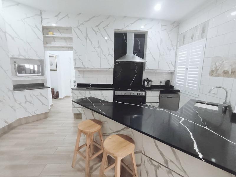 5 Bedroom Property for Sale in Glenmore Beach KwaZulu-Natal