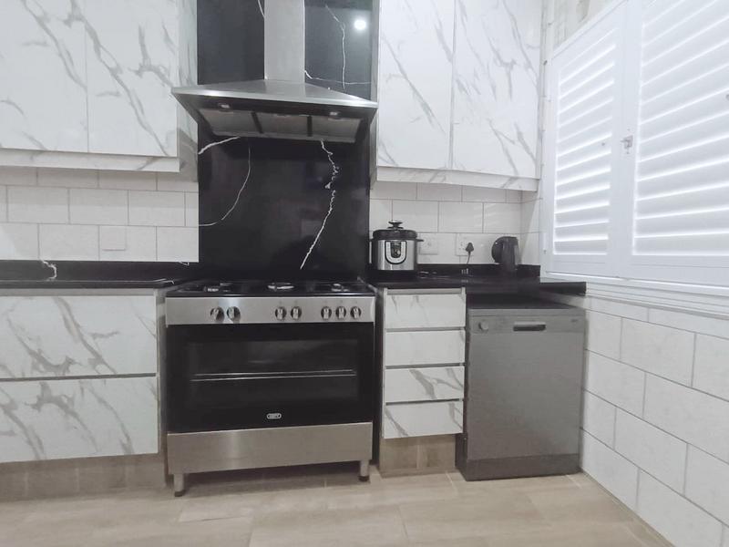 5 Bedroom Property for Sale in Glenmore Beach KwaZulu-Natal
