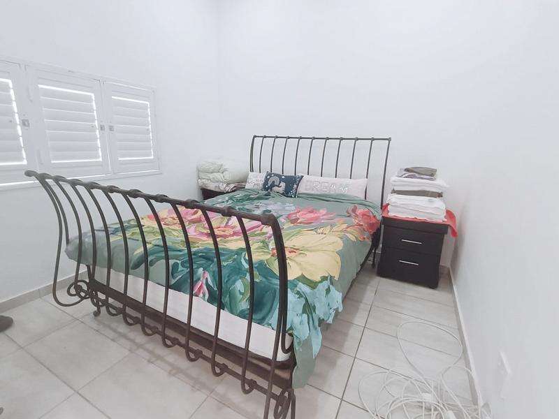 5 Bedroom Property for Sale in Glenmore Beach KwaZulu-Natal