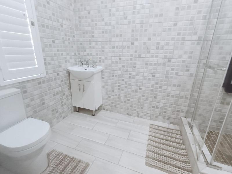 5 Bedroom Property for Sale in Glenmore Beach KwaZulu-Natal