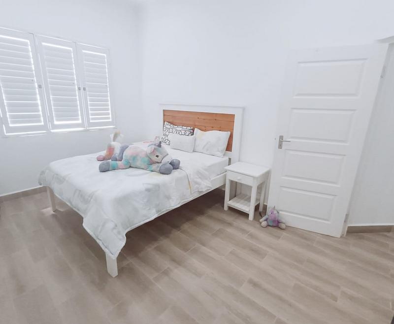 5 Bedroom Property for Sale in Glenmore Beach KwaZulu-Natal