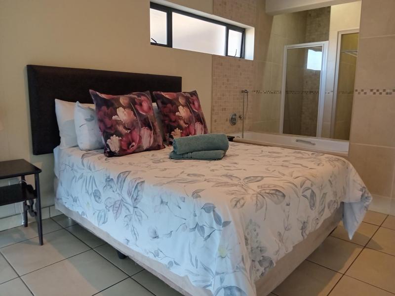 To Let 3 Bedroom Property for Rent in Margate Beach KwaZulu-Natal