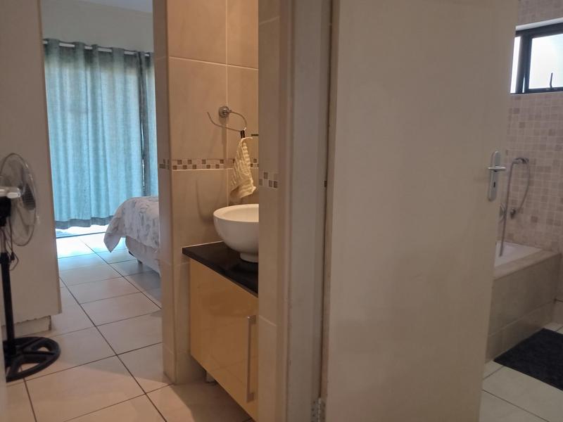 To Let 3 Bedroom Property for Rent in Margate Beach KwaZulu-Natal