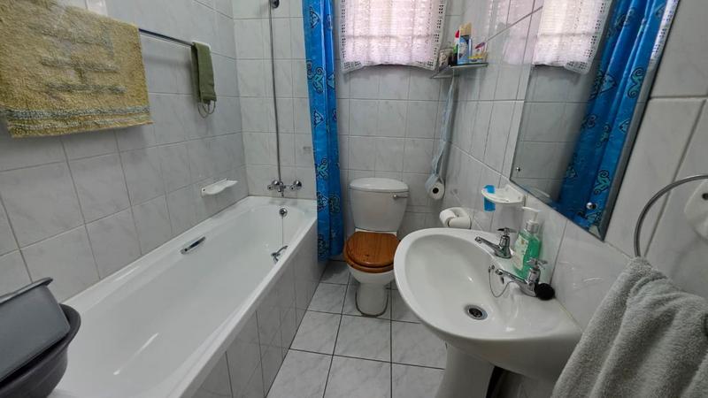 4 Bedroom Property for Sale in Mount Vernon KwaZulu-Natal