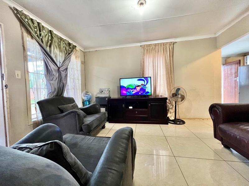 2 Bedroom Property for Sale in Glenwood KwaZulu-Natal
