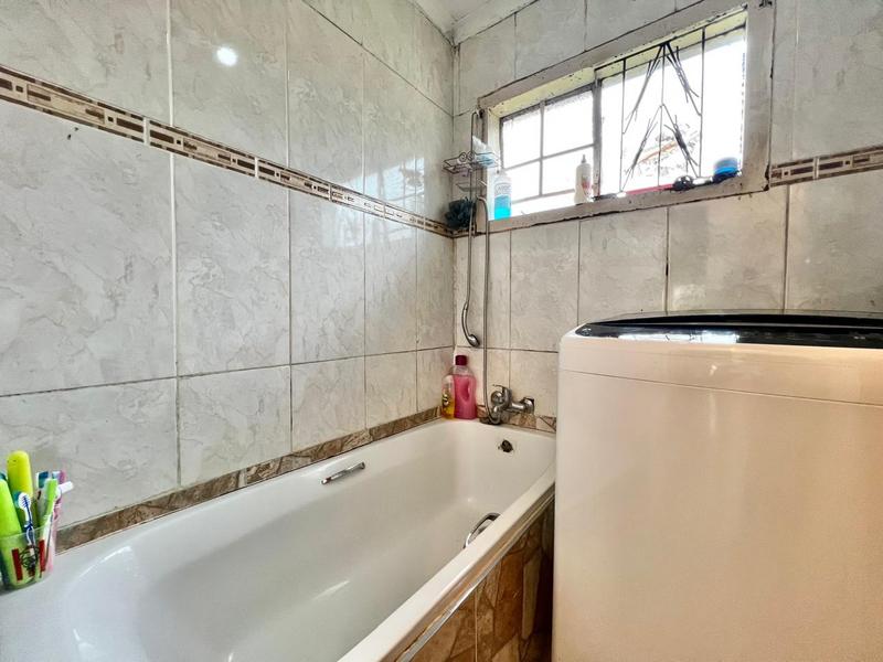 2 Bedroom Property for Sale in Glenwood KwaZulu-Natal