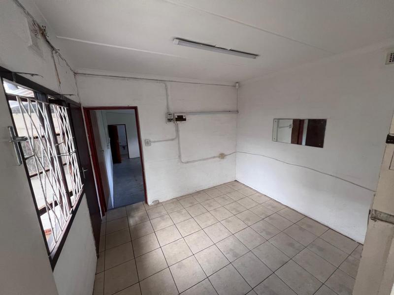 To Let Commercial Property for Rent in Shelly Beach KwaZulu-Natal