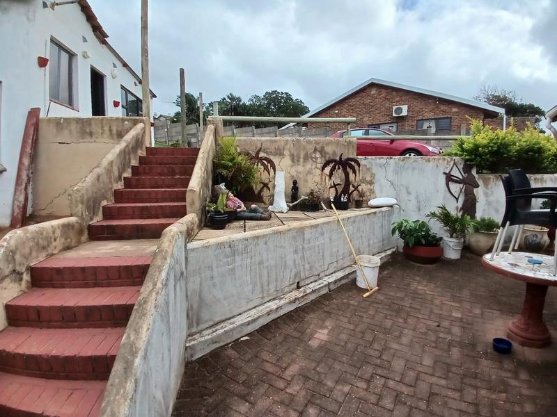 4 Bedroom Property for Sale in Uvongo KwaZulu-Natal