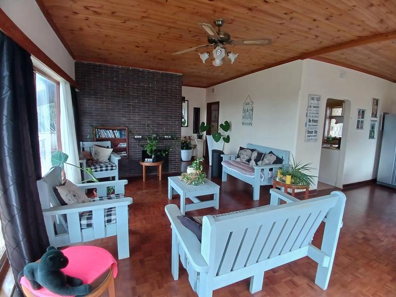 4 Bedroom Property for Sale in Uvongo KwaZulu-Natal