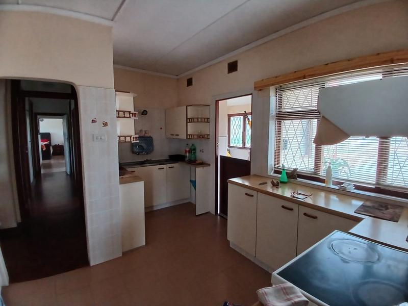 4 Bedroom Property for Sale in Uvongo KwaZulu-Natal