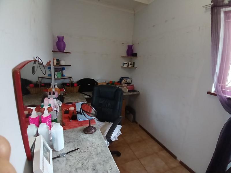 4 Bedroom Property for Sale in Uvongo KwaZulu-Natal