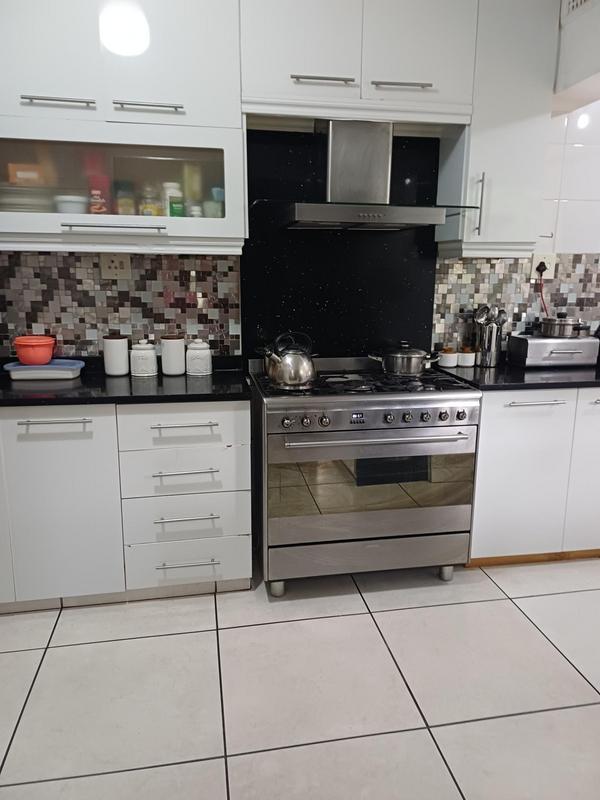 3 Bedroom Property for Sale in Sherwood KwaZulu-Natal
