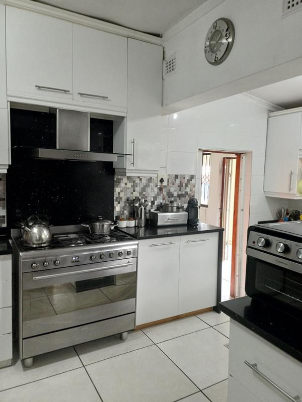 3 Bedroom Property for Sale in Sherwood KwaZulu-Natal