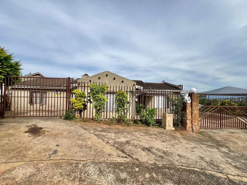 5 Bedroom Property for Sale in Copesville KwaZulu-Natal