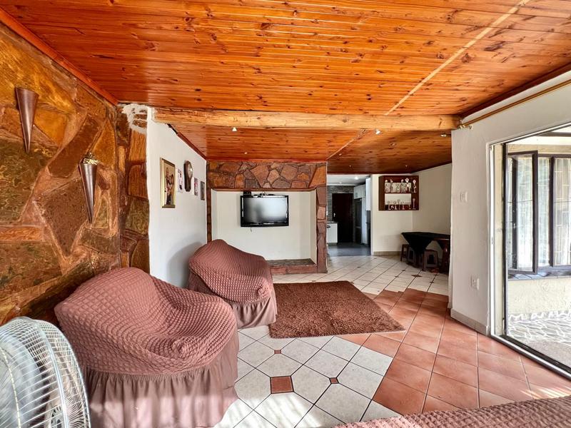 5 Bedroom Property for Sale in Copesville KwaZulu-Natal