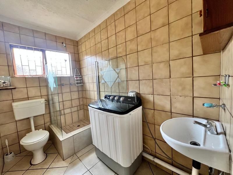 5 Bedroom Property for Sale in Copesville KwaZulu-Natal