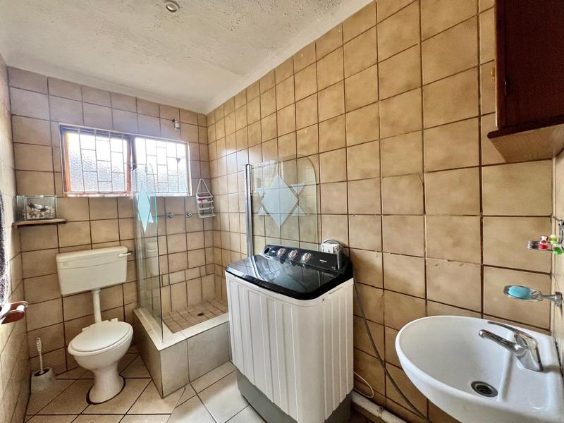 5 Bedroom Property for Sale in Copesville KwaZulu-Natal