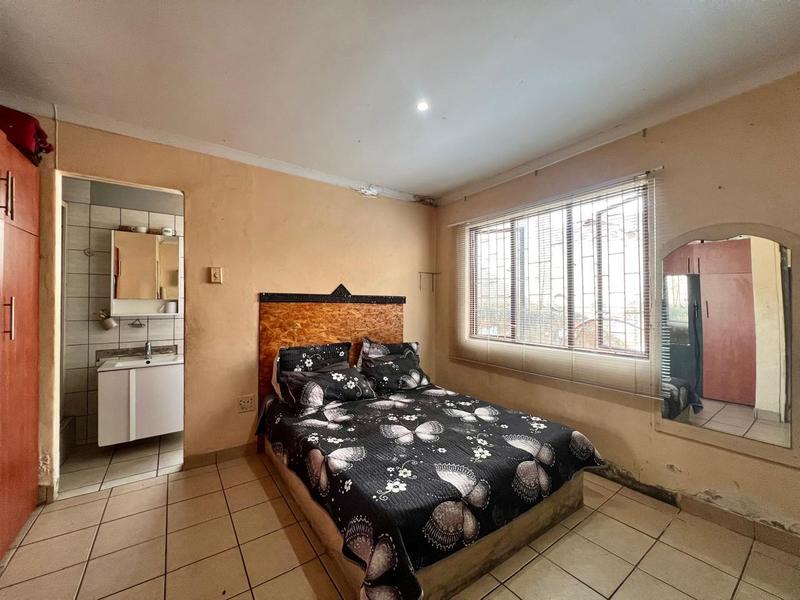5 Bedroom Property for Sale in Copesville KwaZulu-Natal