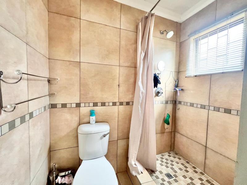 5 Bedroom Property for Sale in Copesville KwaZulu-Natal