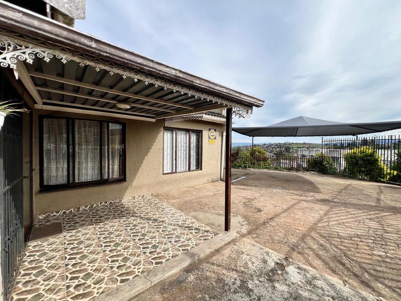 5 Bedroom Property for Sale in Copesville KwaZulu-Natal