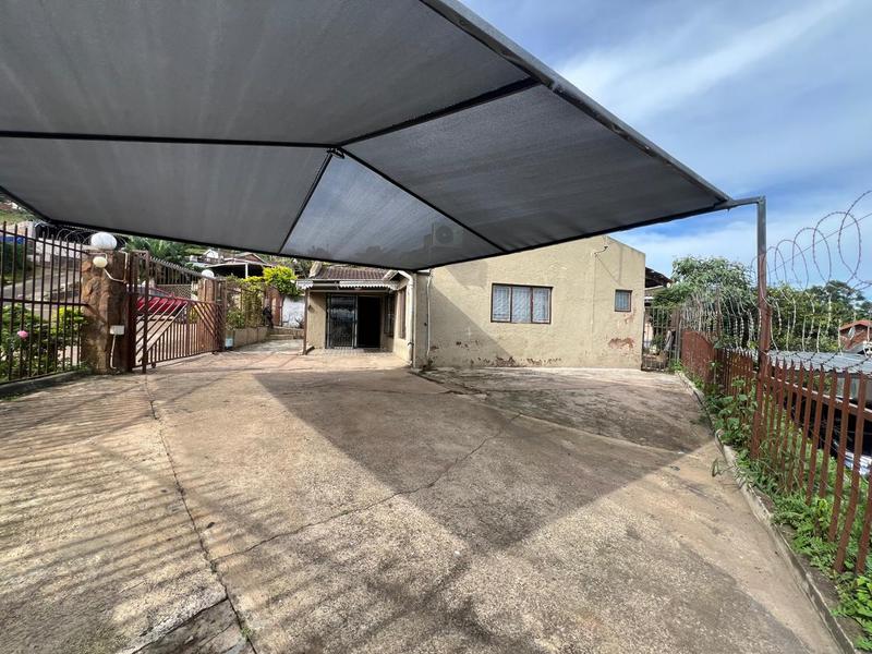 5 Bedroom Property for Sale in Copesville KwaZulu-Natal