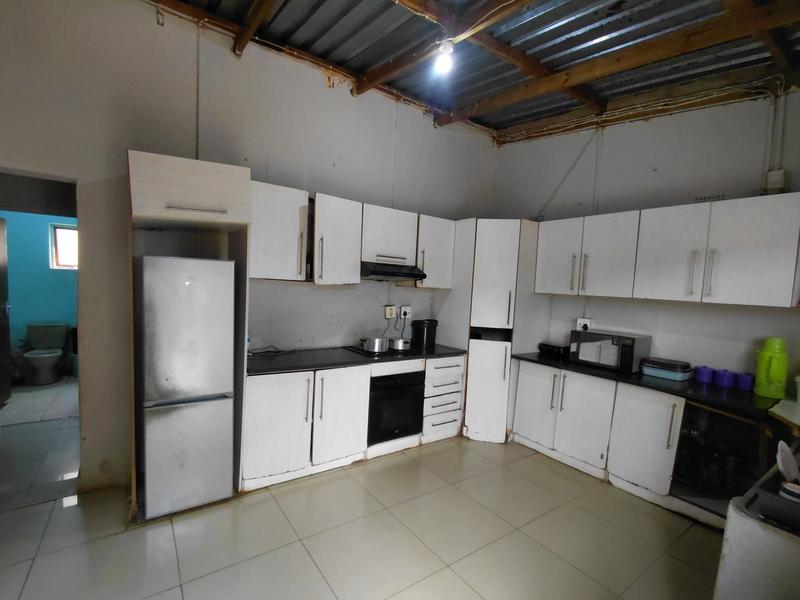 5 Bedroom Property for Sale in Umlazi KwaZulu-Natal