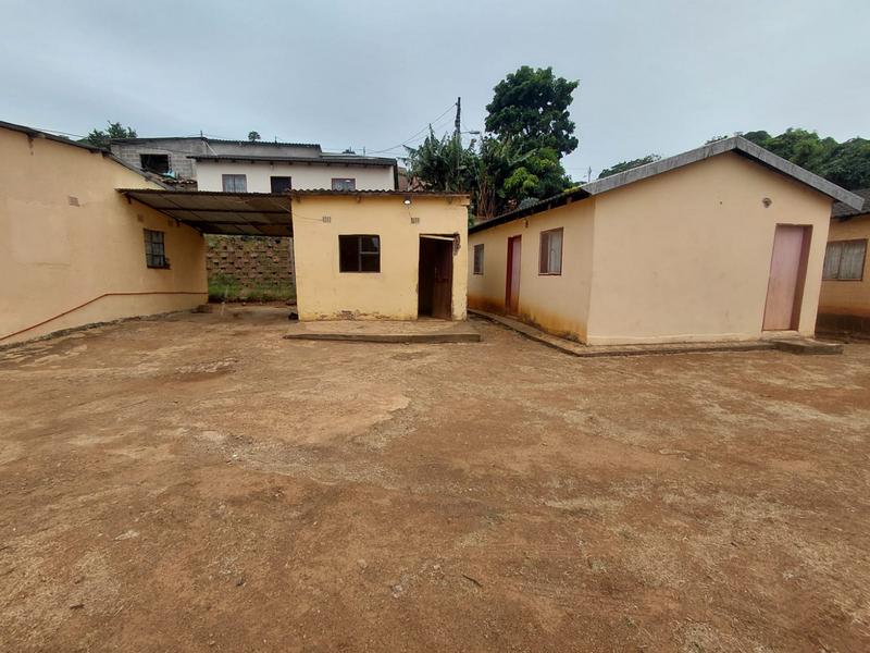 5 Bedroom Property for Sale in Umlazi KwaZulu-Natal