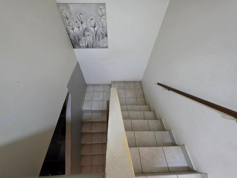 To Let 4 Bedroom Property for Rent in Oaklands KwaZulu-Natal