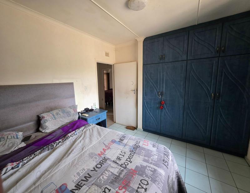 To Let 4 Bedroom Property for Rent in Oaklands KwaZulu-Natal
