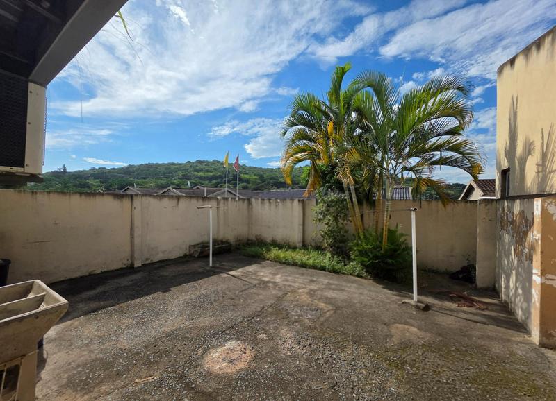 To Let 4 Bedroom Property for Rent in Oaklands KwaZulu-Natal
