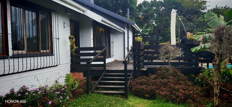 To Let 4 Bedroom Property for Rent in Uvongo KwaZulu-Natal