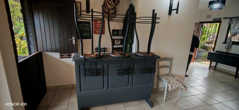 To Let 4 Bedroom Property for Rent in Uvongo KwaZulu-Natal